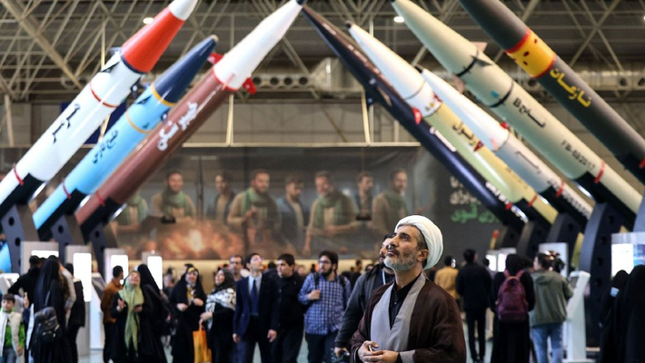 德黑兰举行导弹和无人机成就展