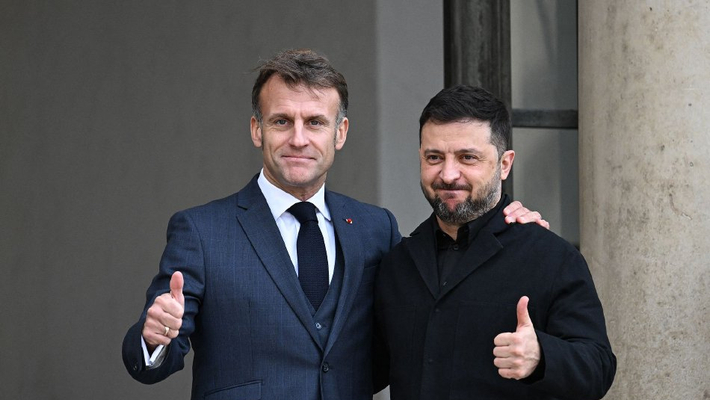 马克龙会见泽连斯基