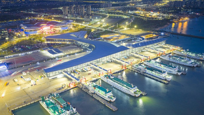 海口新海港灯火如昼