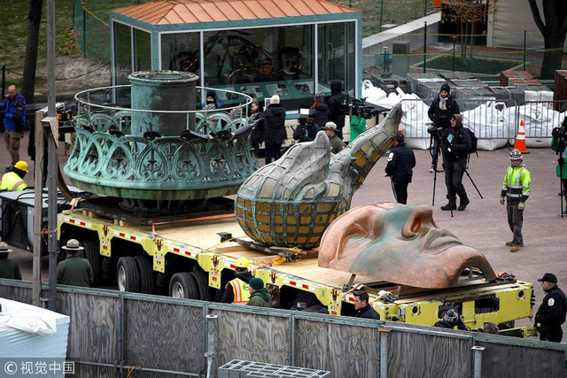 自由女神像火炬内部 w640slw.jpg