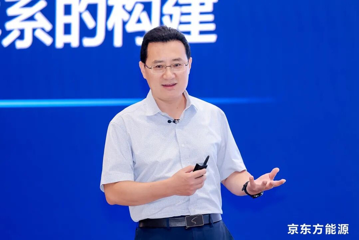 图：国家发展和改革委员会能源研究所能源环境与气候变化研究中心主任、研究员熊华文