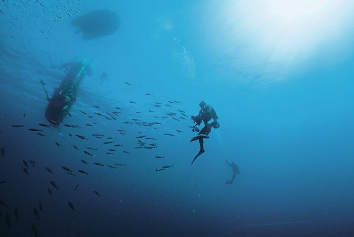 2012年詹姆斯卡梅隆的深海挑战计划，下潜至马里亚纳海沟的最深处。© Rolex/©Mark Thiessen/National Geographic