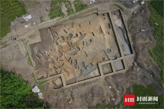 2015发掘区墓葬分布航拍（资料图，据受访者）