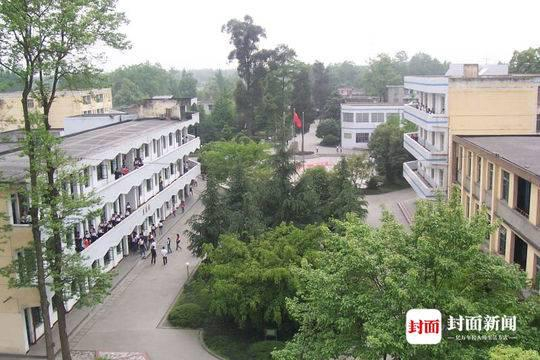 震前的都江堰市第四高级中学（今聚源高中）