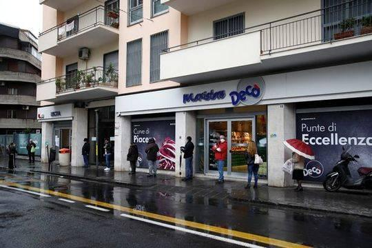  黑手党正在提供免费食物