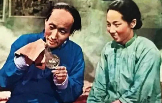  △于蓝饰演程娘子