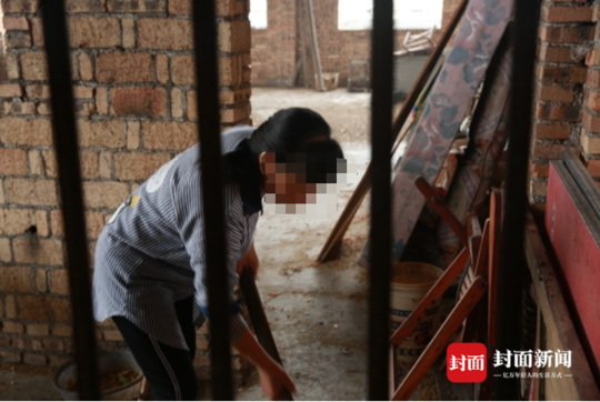  案发过后，梁家英几度昏厥，内心深深地愧疚和自责