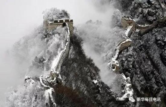 雪后的古老箭扣长城如诗如画。卜向东摄