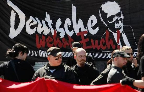 德国右翼组织屡屡闹事，给军队带来不良影响