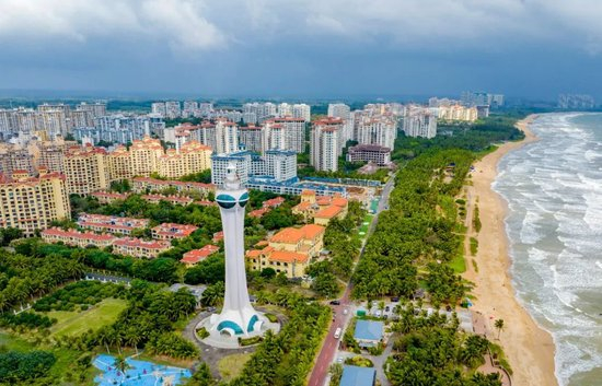 图为地处海南省琼海市博鳌镇的博鳌灯塔。人民图片发 2024年1月摄。