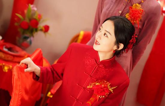 董晴