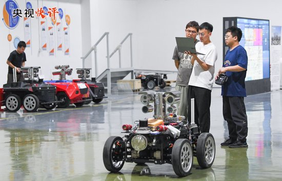 【央视快评】坚持改革攻坚，增强高质量发展动力活力