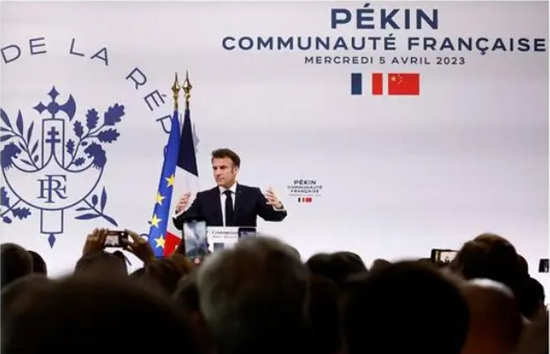  ·马克龙5日在北京会见法国侨民时发表讲话。