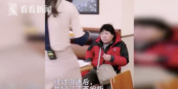 这名网红拍短视频不拼颜值不耍活宝 全靠正能量