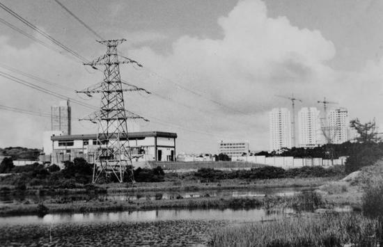  ▲上世纪80年代，珠海输入澳门奥贝变电站110千伏架空线路。