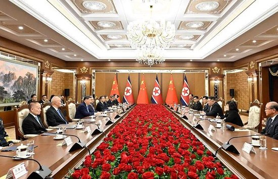 △2026年6月8日，习近平总书记在平壤锦绣山迎宾馆同金正恩总书记举行会谈。