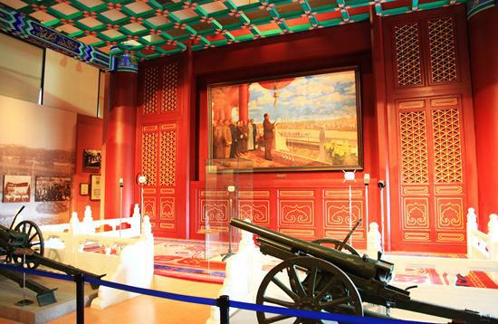 2013年10月19日，北京，国家博物馆展出的开国大典文物。视觉中国供图