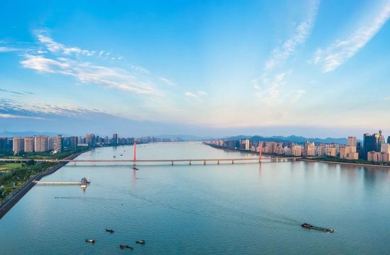 钱塘江两岸 图源：视觉中国