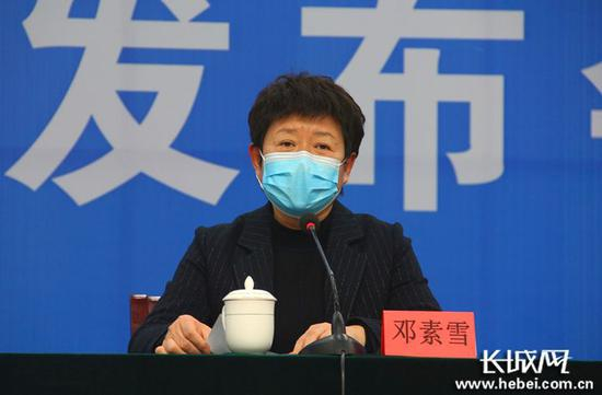邢台市应对疫情工作领导小组办公室主任、邢台市人民政府副市长邓素雪介绍疫情防控情况。长城网记者 郭硕 摄