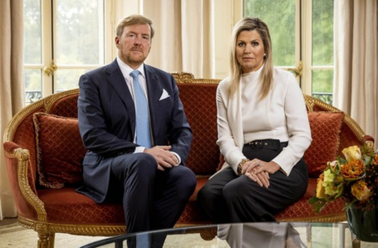 ·国王和王后录制道歉视频。