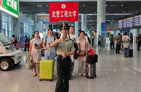 北京联合大学学生研发无障碍盲文键盘