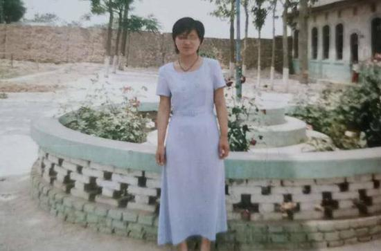 （图说：被害女教师路某生活照）