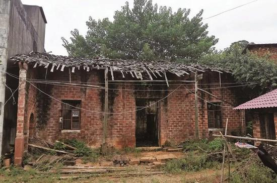  ·张玉环一家的老宅，如今破败不堪。（本刊记者 杨学义 / 摄）