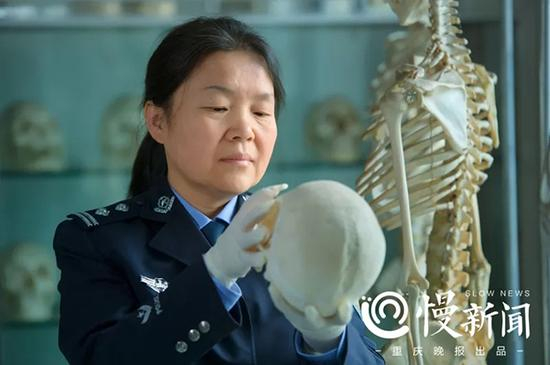 颅骨里有丰富的信息，比如死者的性别，南方还是北方人等。命运