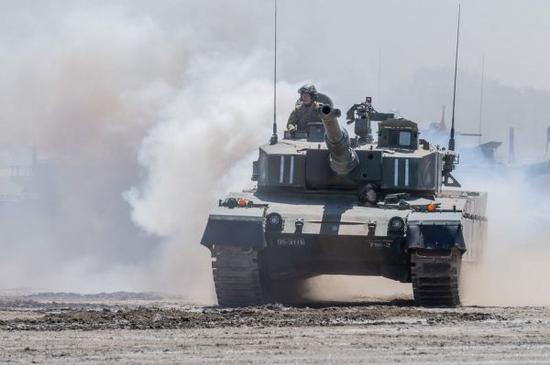 资料图：日本陆上自卫队第七师团的重型装备。