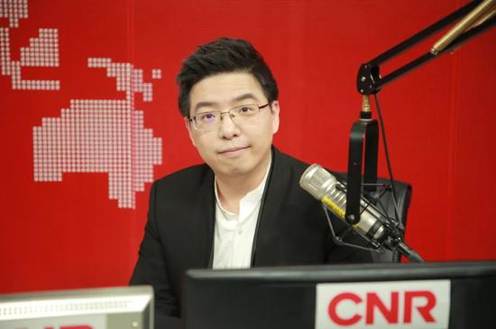  中央广播电视总台央广主持人 方亮