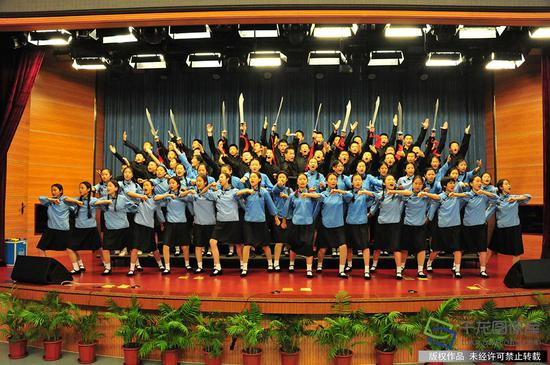 北京市赵登禹学校学生合唱《大刀进行曲》 学校供图