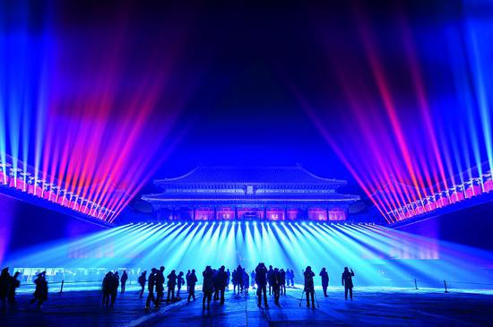 　　2019年2月19日和20日（正月十五和十六），故宫博物院举办“紫禁城上元之夜”文化活动。这是故宫博物院建院94年来首次举办的“灯会”。图/视觉中国