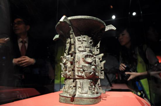 最早记载“中国”一词的何尊。新华/TAKEFOTO