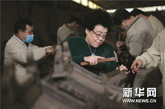 图片说明：中国紫檀博物馆馆长陈丽华