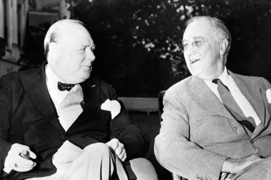  （图为丘吉尔与罗斯福，两人在对华政策上有分歧）