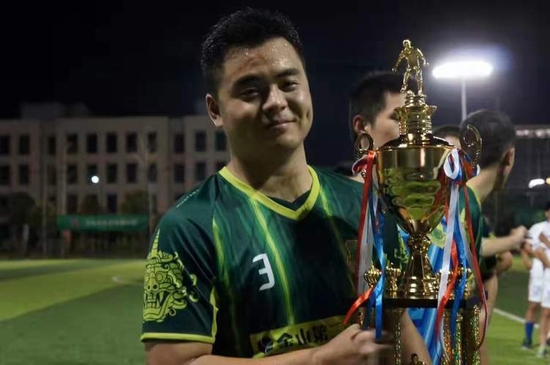 “青锋杯”邀请赛上被评为最佳球员