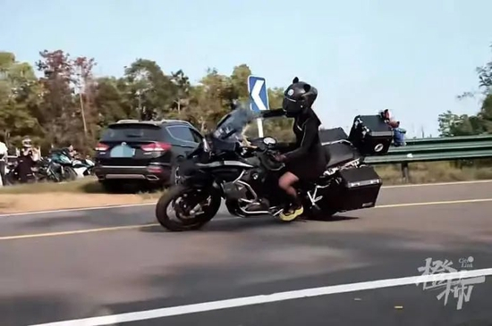 截图来源于“小鱼爱吃鱼”短视频平台账号