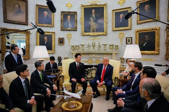 美国总统特朗普与韩国总统李在明会晤。图源:外媒