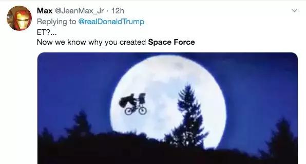 这位推特网友说：特朗普成立“太空军”的原因可能是外星人的存在。/推特截图