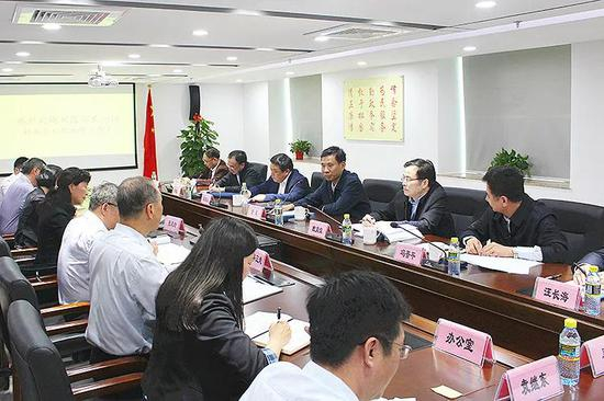 △刘昆（后排右三）在财政监察专员办