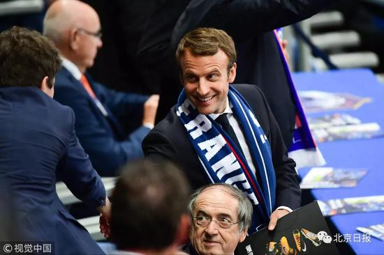 观看世预褰的马克龙