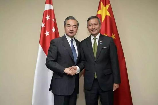 王毅和新加坡外长维文