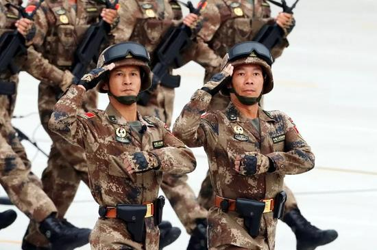 林向阳少将（左）与洪江强少将