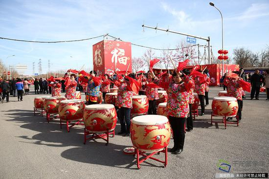  图为锣鼓表演（图片来源：tuku.qianlong.com）。千龙网记者 万小军摄