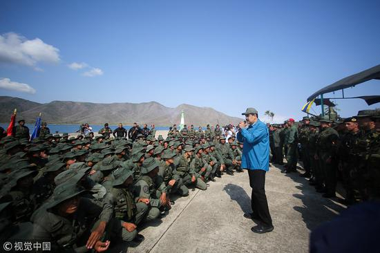 　　2月3日阿拉瓜州图里亚莫，委内瑞拉总统马杜罗在海军基地向军队发表演讲。（图片来源：视觉中国 下同）