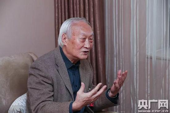  全国人大代表、中科院院士王家骐接受央广记者采访（央广网记者 韩靖 摄）
