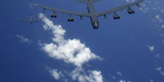 美空军2架轰炸机飞越南海上空 系10天内第2次