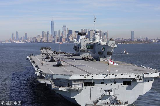 ▲英国伊丽莎白女王号航母访问纽约，并试验F-35起降。视觉中国