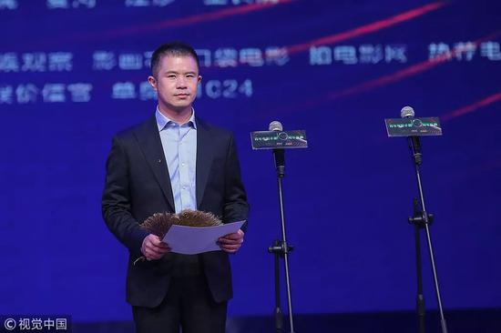 　　2019年3月31日，北京，“金扫帚奖”颁奖典礼在北京举行，《纯洁心灵·逐梦演艺圈》被评为近十年来最令人失望的华语电影，导演毕志飞亲自到场领奖。图片来自视觉中国