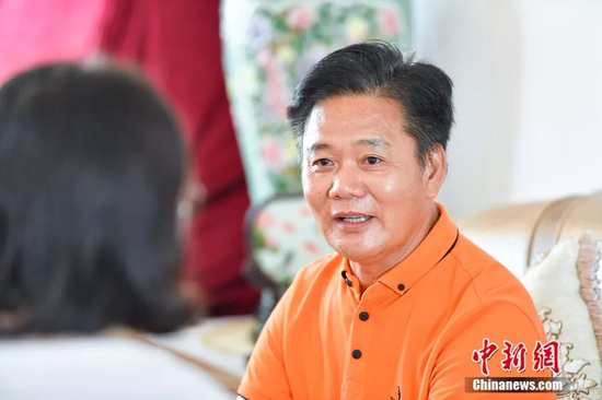 林亚和动情回忆往事。骆云飞 摄